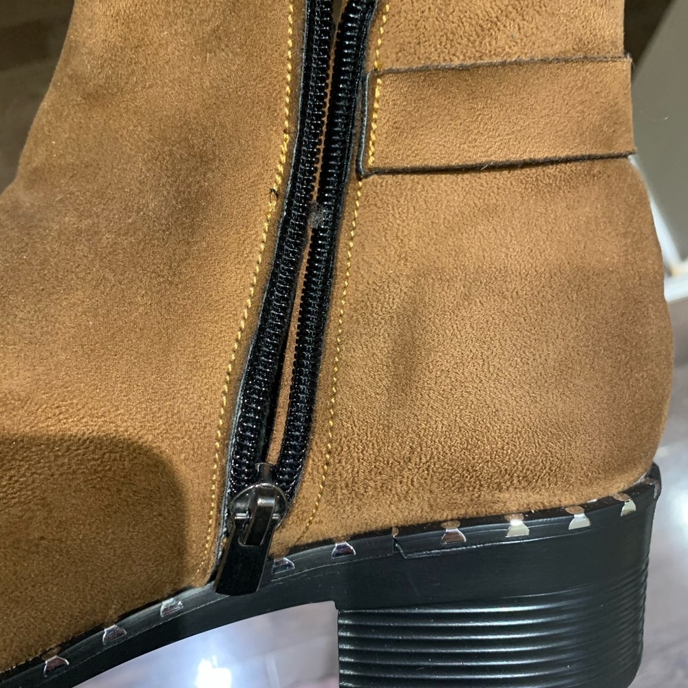 Brown boots - Picture 7 of 7